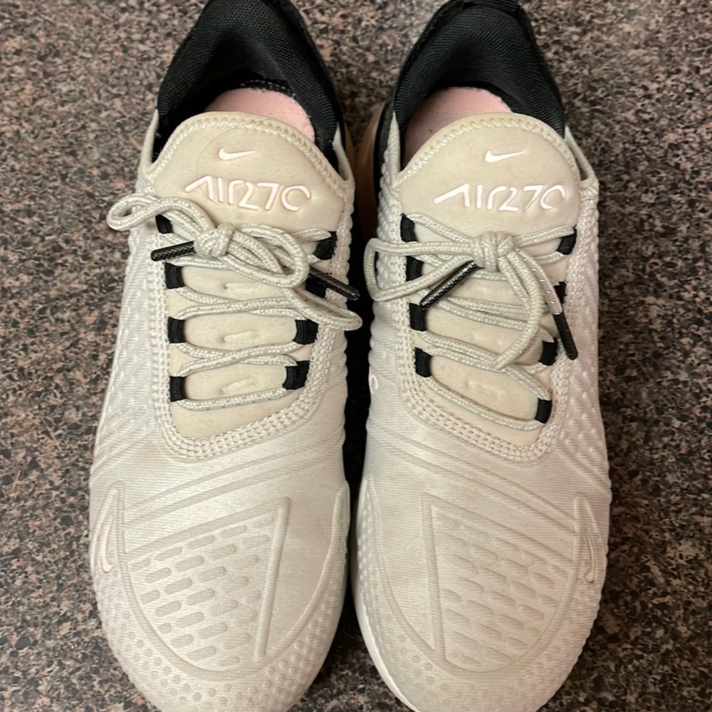 Nike air 270 rose gold